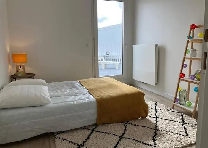 Grand Duplex Lumineux/Terrasse+Parking-La Rochelle