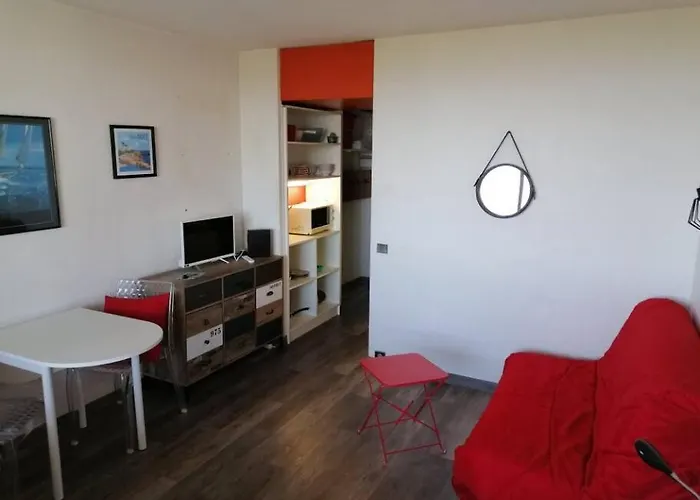 Studio C Avec Parking Et Terrasse