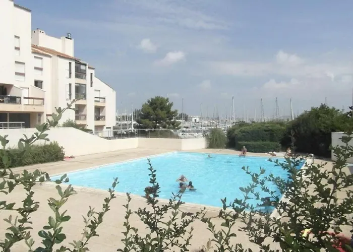 Appartement Cosy Avec Terrasse, Piscine Et Proche Plage A La Rochelle - Fr-1-246-627