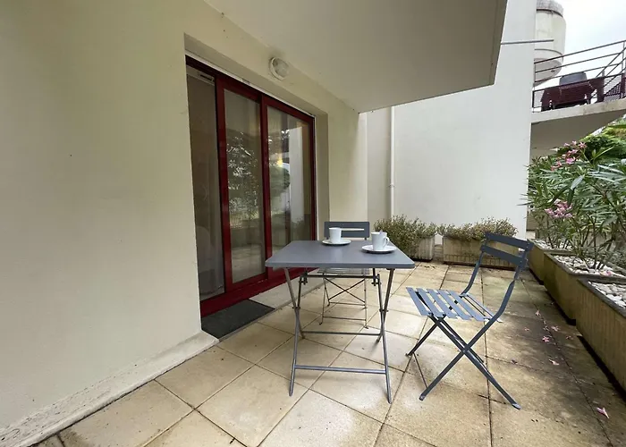 Studio Cosy A La Rochelle Avec Terrasse, Piscine Et Parking Prive - Fr-1-246-121