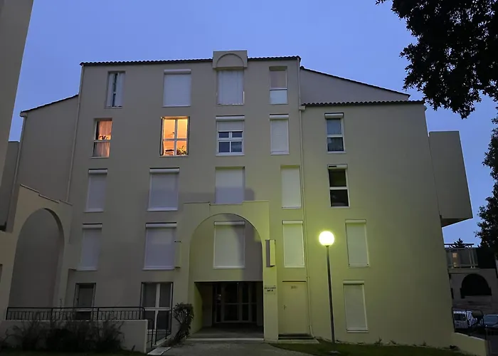 Studio entièrement rénové 7 Rue du Stade Résidence L\'Orée de la Genette