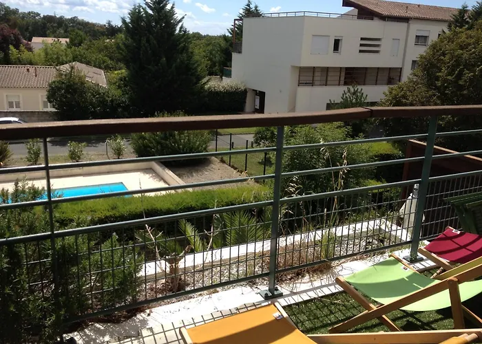T2 Avec Piscine Et Terrasse Dans Residence Arboree