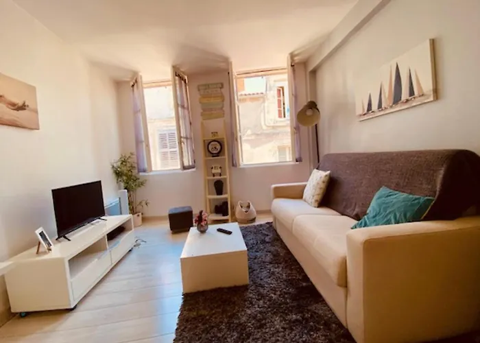 Bright Duplex 50M From The Port Of La Rochelle