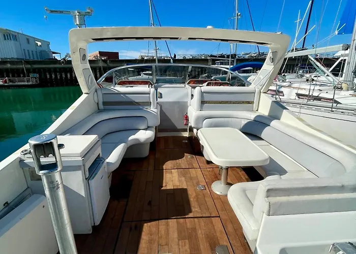 Une Nuit Atypique Sur Un Bateau Linge Et Menage Inclus - Boat Paradise La Rochelle