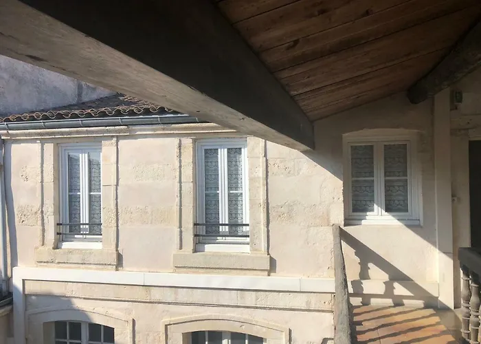 Very quiet 2-room apartment - Old Port, Town center