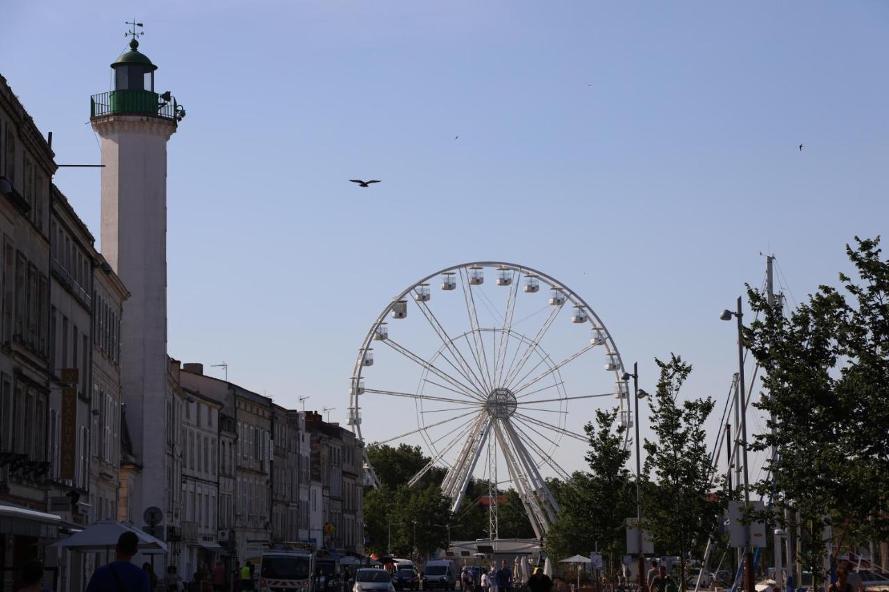 Un Sur Le Port Hotel