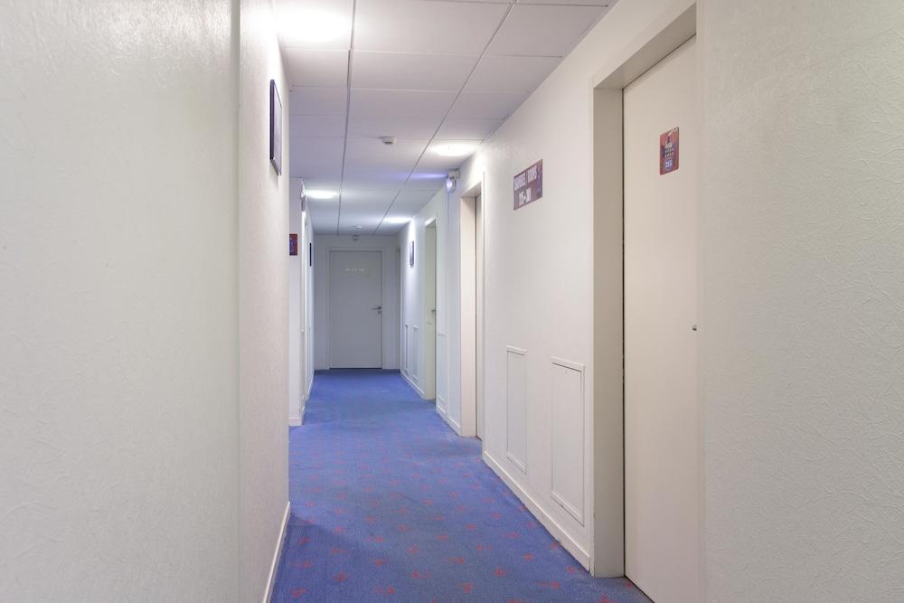 Hotel Les Gens De La Rochelle By Popinns** 2*