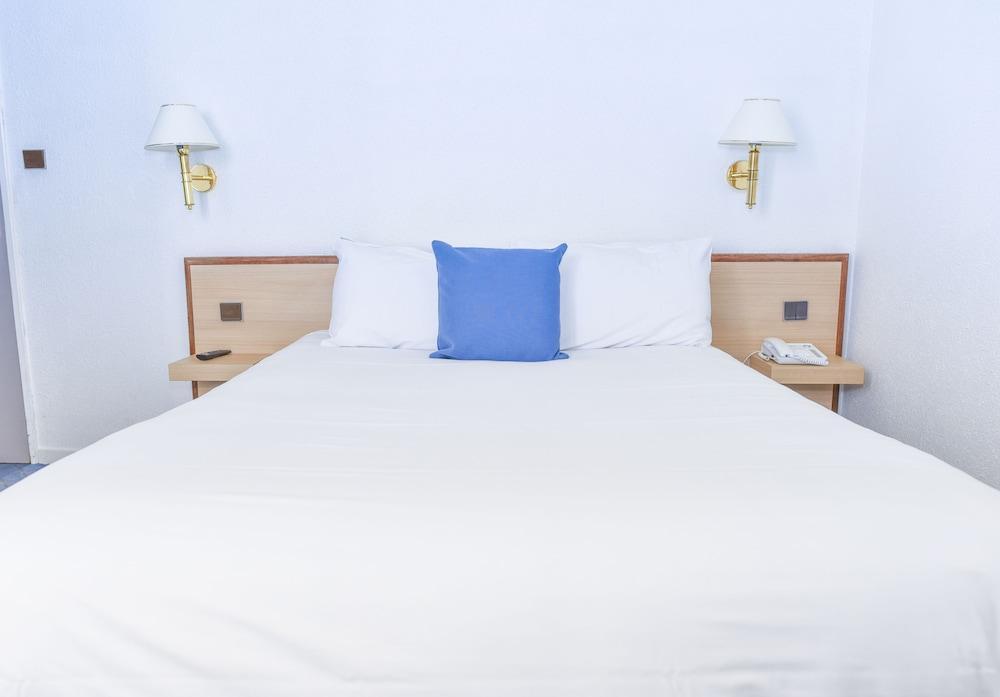 Maisons Du Monde Hôtel&suites - La Rochelle Vieux Port Hotel 4*