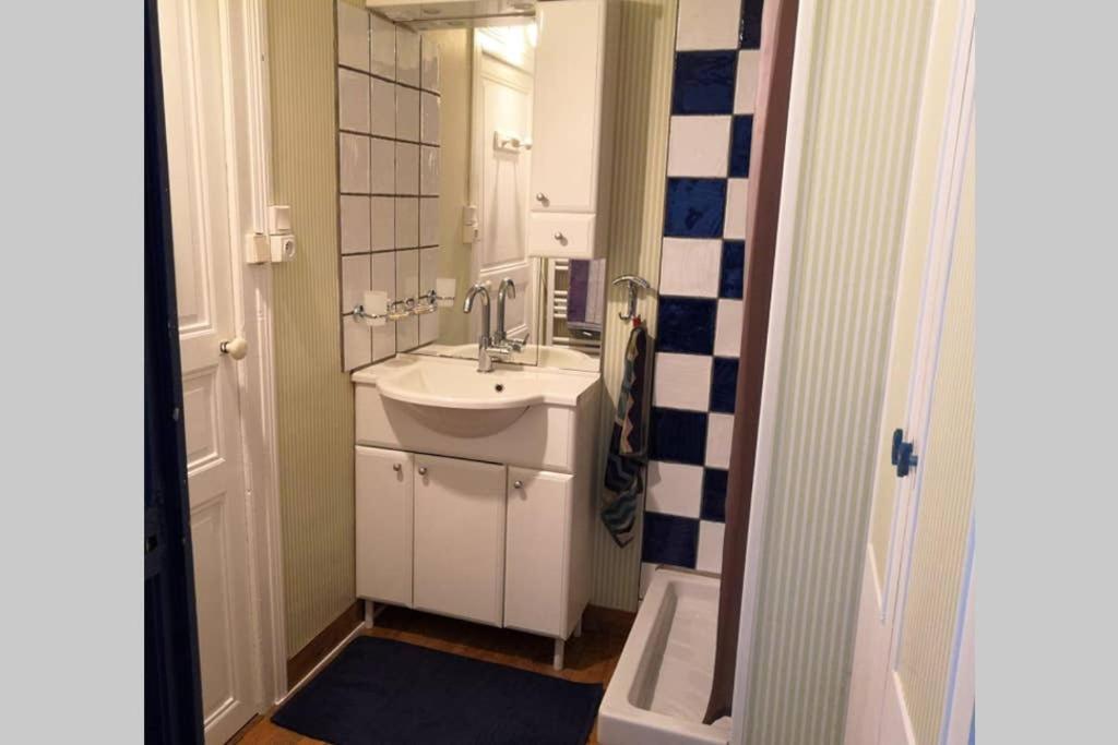 Chez Diego Maison Indépendante Au Coeur De La Rochelle Hébergement de vacances *