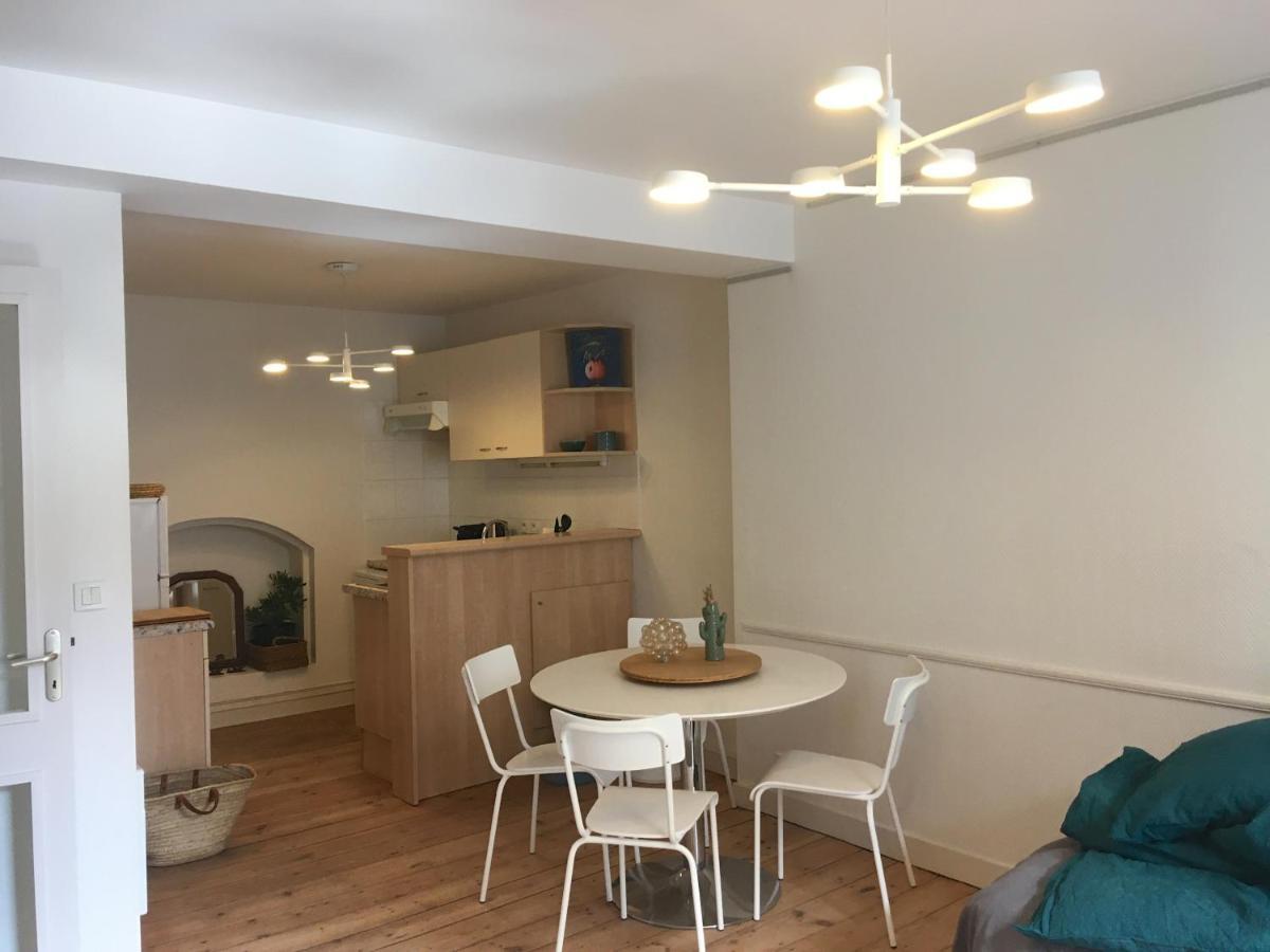 Apartment De 2 Avec Parking *