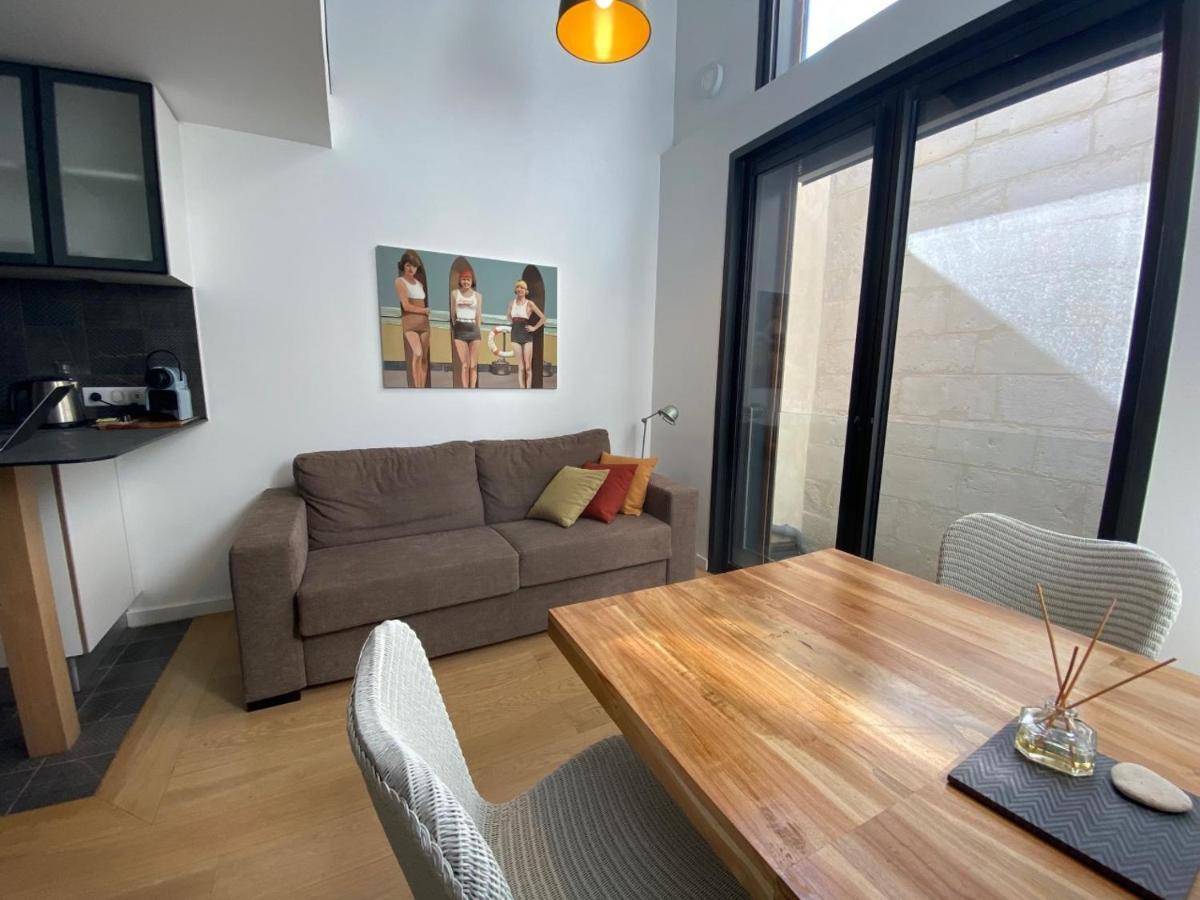 Centre Location * La Rochelle (Charente-Maritime)