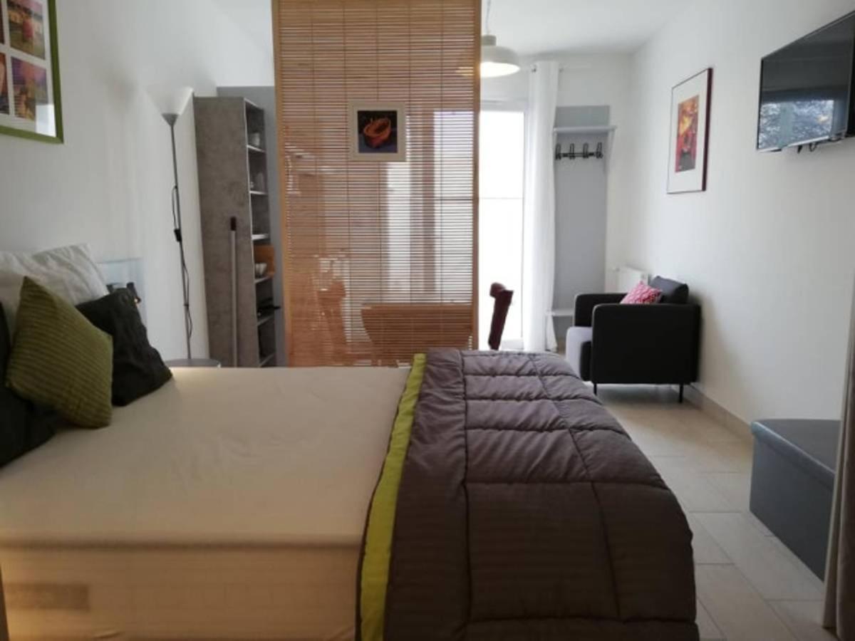 33 Ter Bon Pied à Terre *