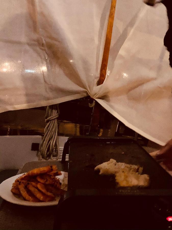Nuit Insolite Sur Un Voilier Au Cœur De La Rochelle Bateau-hôtel *