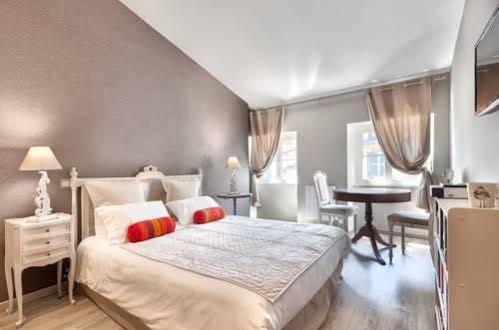 Cour Des Dames Bed & Breakfast