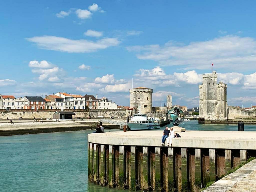 Appartement Grand Avec Terrasse à 100m Du Vieux Port *