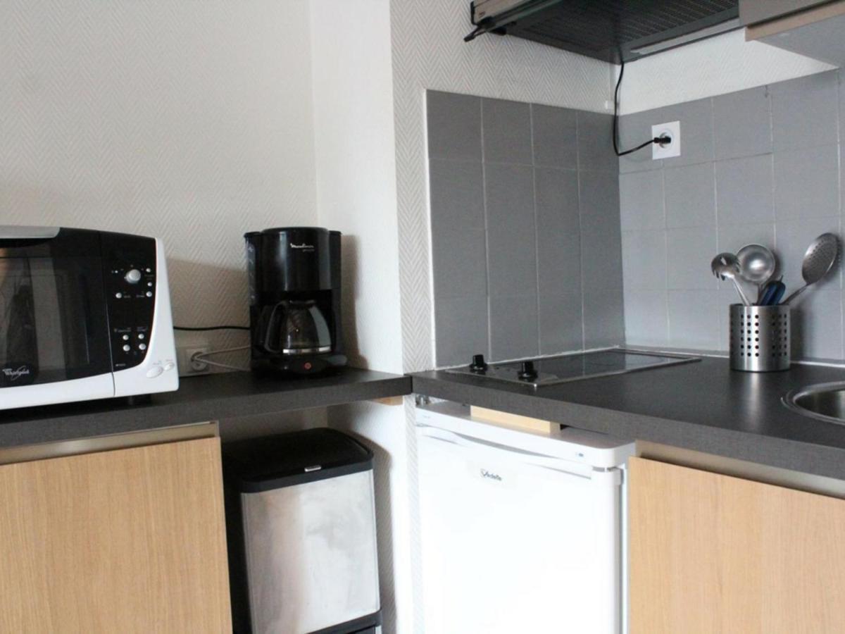Avec Mezzanine, Balcon Et Parking Proche Et Centre, La Rochelle - Fr-1-246-211 *