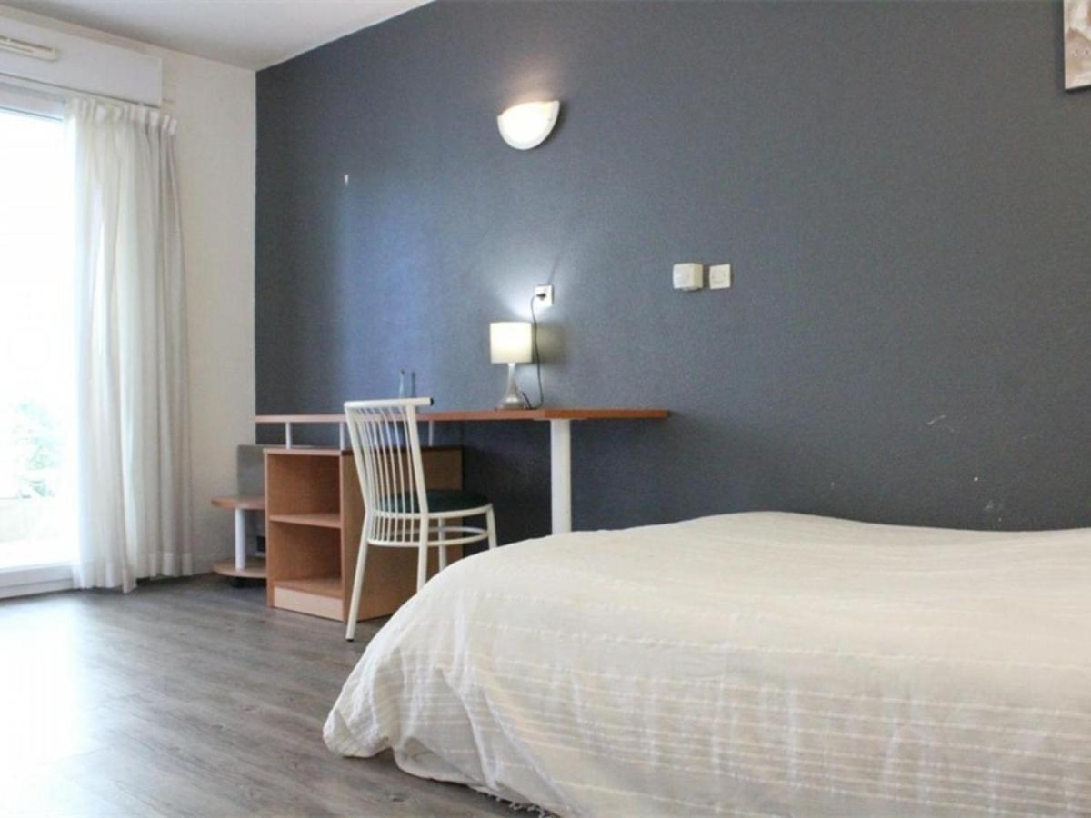 Apartment Avec Terrasse Et Piscine A La Rochelle - A Proximite - Fr-1-246-183 *