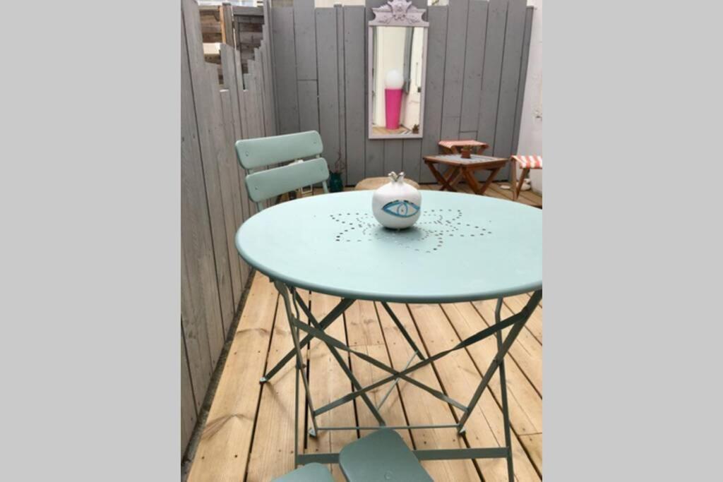 De Caractere Avec Terrasse. La Rochelle (Charente-Maritime)