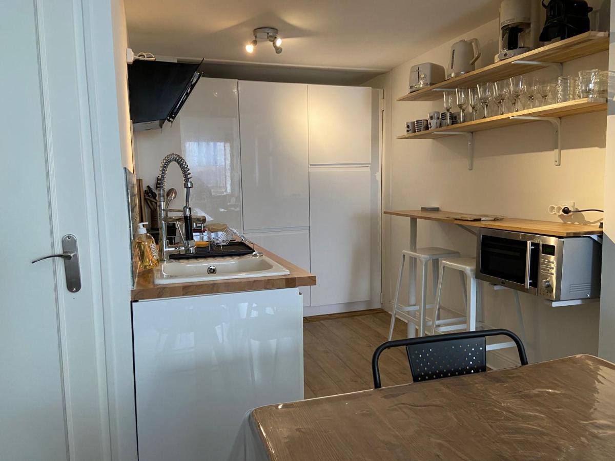 Superbe Duplex De 70m2 Avec 2 Chambres En Hyper Centre Au Calme Sur Cour Classe 3 Etoiles Avec Parking En Option * La Rochelle (Charente-Maritime)