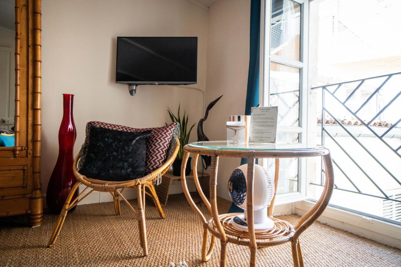 La Belle Amarre-bed And Breakfast-maison D'hotes Guest house La Rochelle (Charente-Maritime)