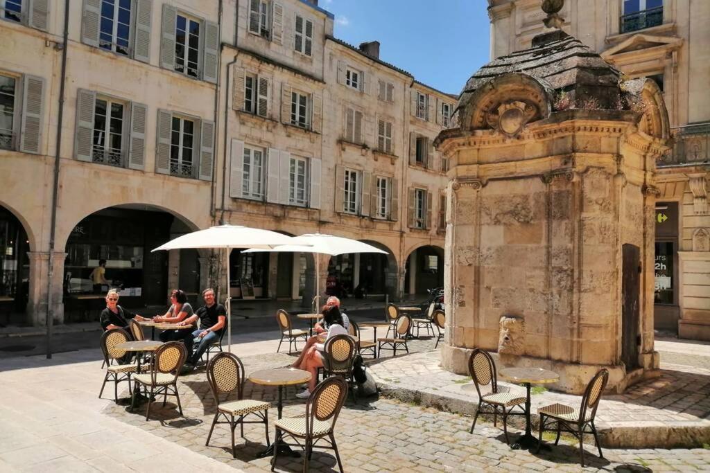 Superbe Duplex De 70m2 Avec 2 Chambres En Hyper Centre Au Calme Sur Cour Classé 3 Etoiles Avec Parking En Option