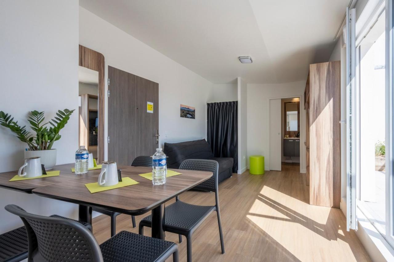 Athome Et La Rochelle (Charente-Maritime)