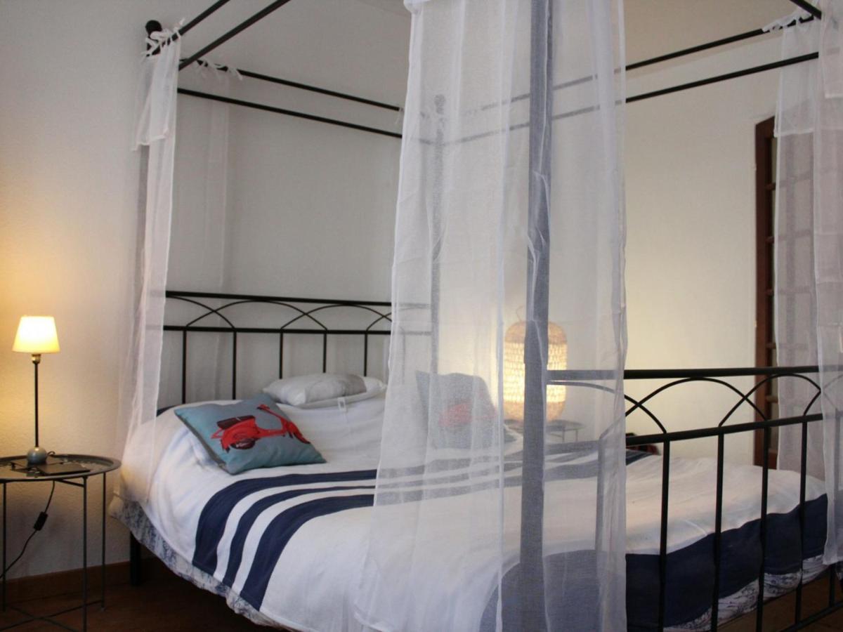 Colore 3 Pieces, 6 Couchages, Centre La Rochelle - Fr-1-246-546 * La Rochelle (Charente-Maritime)