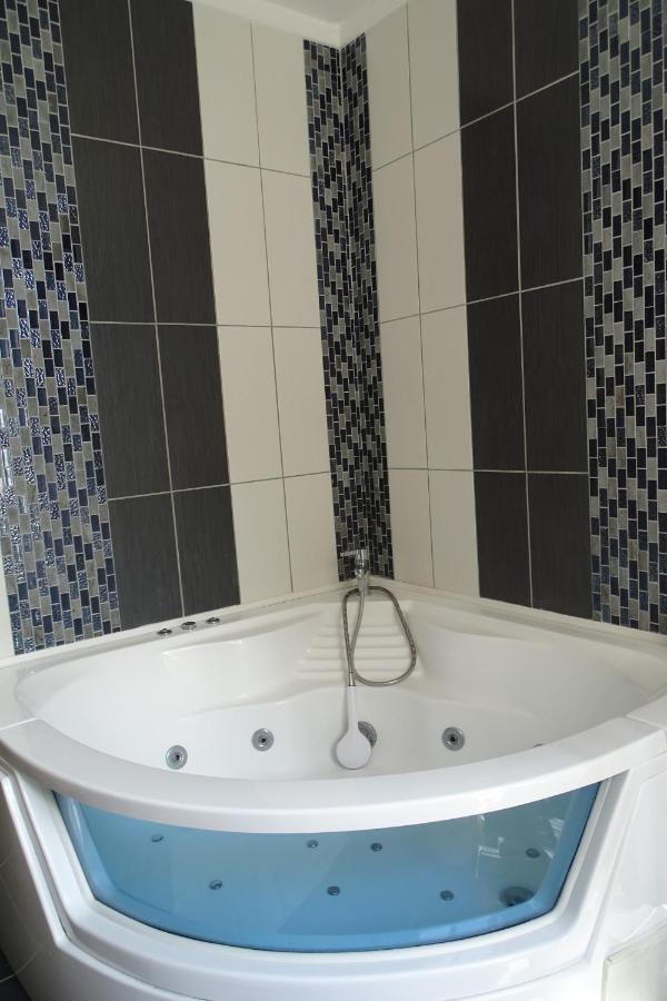 Le Saint-claude, Appt Au Coeur De Apartment