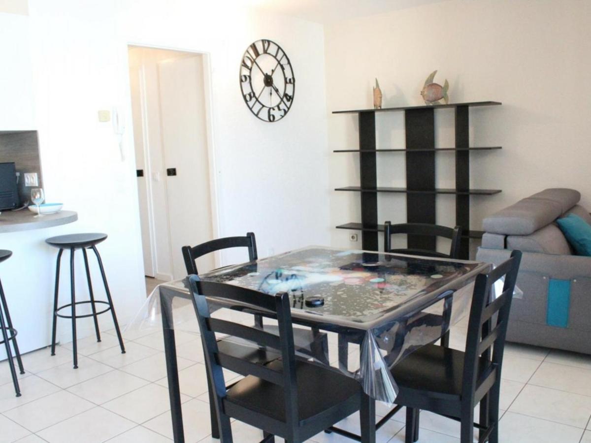 Apartment La Rochelle: Appt 2p4c Avec Piscine, Tennis, Proche - Fr-1-246-310