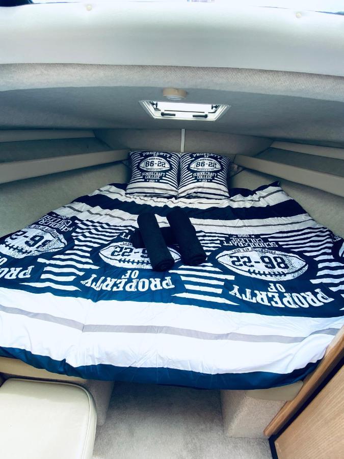 Bateau-hôtel Dans Un Bateau - Boat Paradise La Rochelle (Charente-Maritime)