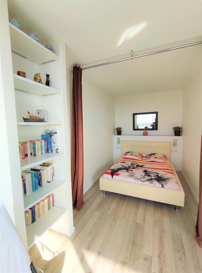 Apartment 6 Appartements Et 4 Adresses A Mi-Chemin Entre Le Vieux Port Et L Ile De Re *