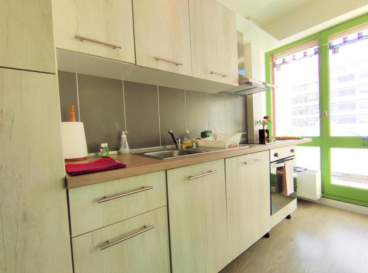 6 Appartements Et 4 Adresses A Mi-Chemin Entre Le Vieux Port Et L Ile De Re