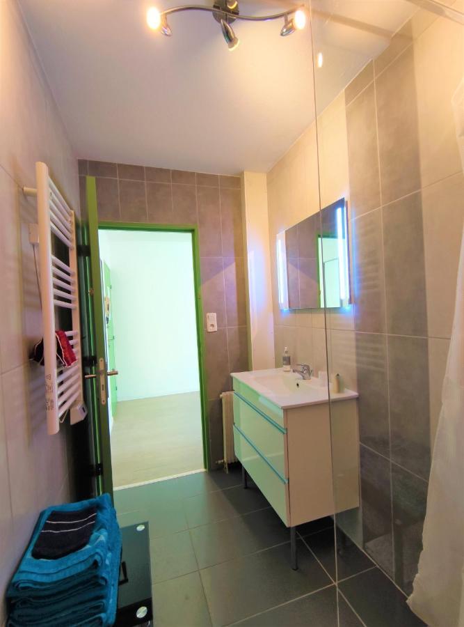 6 Appartements Et 4 Adresses A Mi-Chemin Entre Le Vieux Port Et L Ile De Re * La Rochelle (Charente-Maritime)