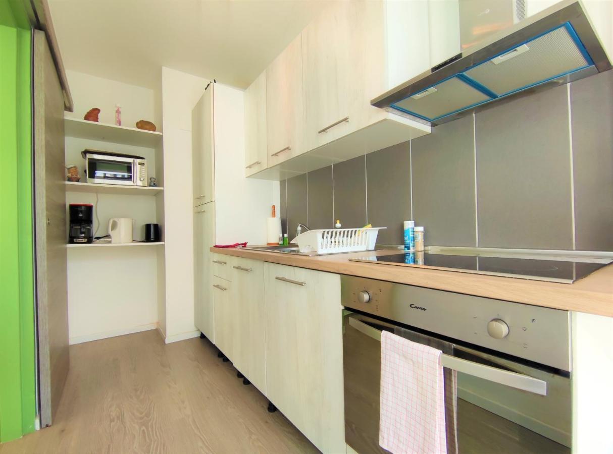 6 Appartements Et 4 Adresses A Mi-Chemin Entre Le Vieux Port Et L Ile De Re La Rochelle (Charente-Maritime)