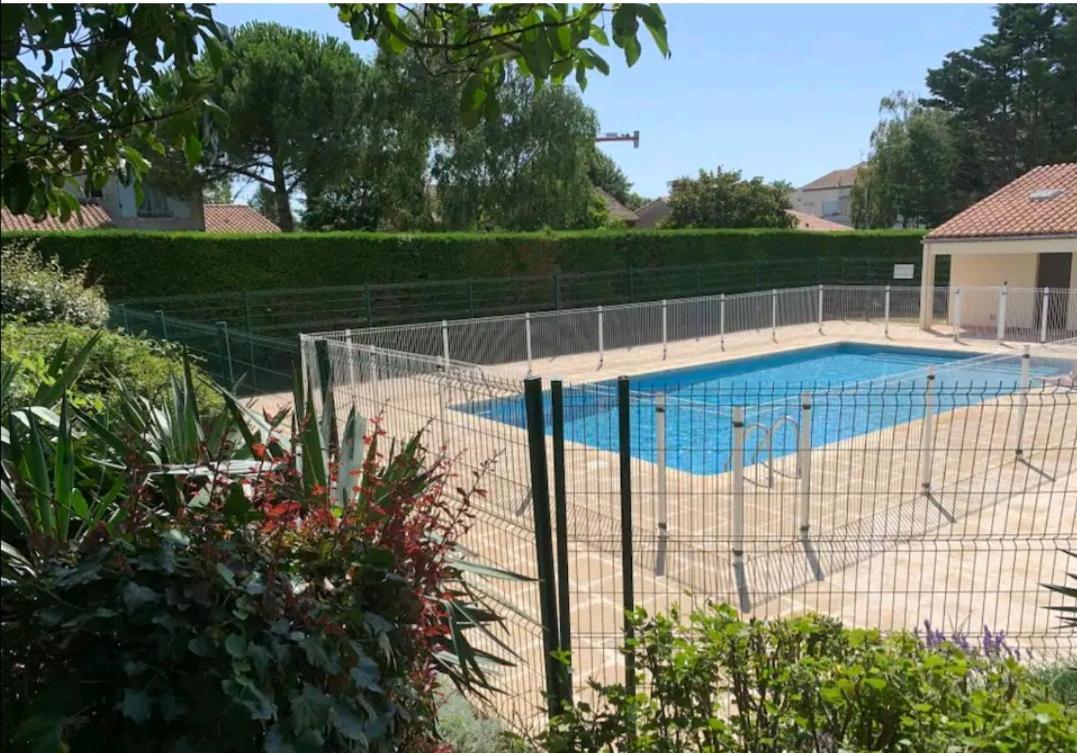 Résidence Avec Piscine Et Mini Golf Inclus Privés La Rochelle (Charente-Maritime)