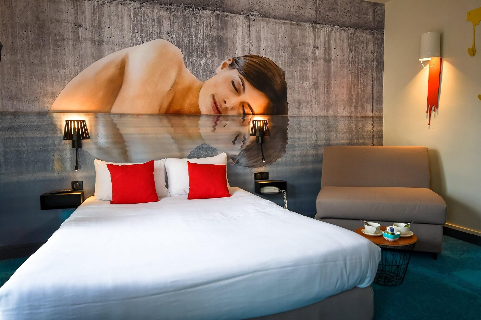 Cit'hotel Le Bord'o Vieux Port 2*