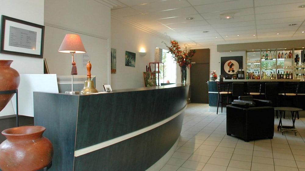 Savary Hotel