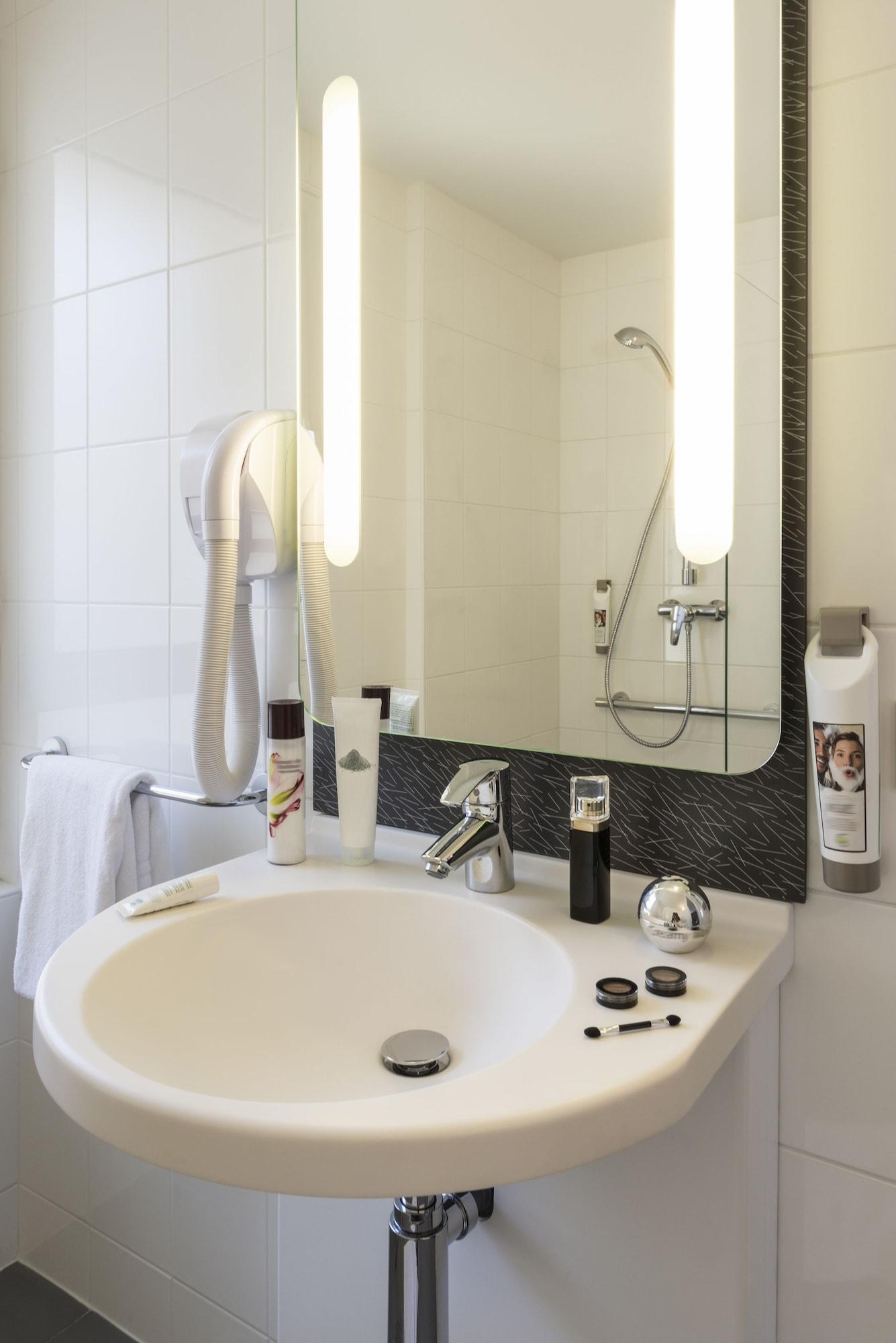 Ibis La Rochelle Centre Historique 3*