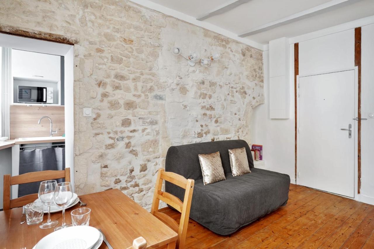 Apartment Large And Charming Studio In The Heart Of La Rochelle - Welkeys