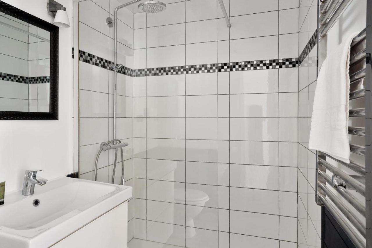 Large And Charming Studio In The Heart Of La Rochelle - Welkeys