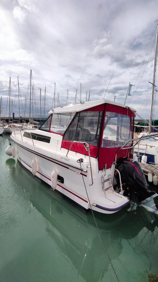 La Rochelle Sur L'eau Botel