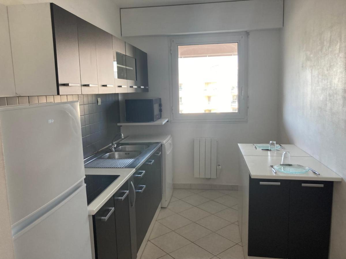 6 Places A 200m De L'ocean * La Rochelle (Charente-Maritime)