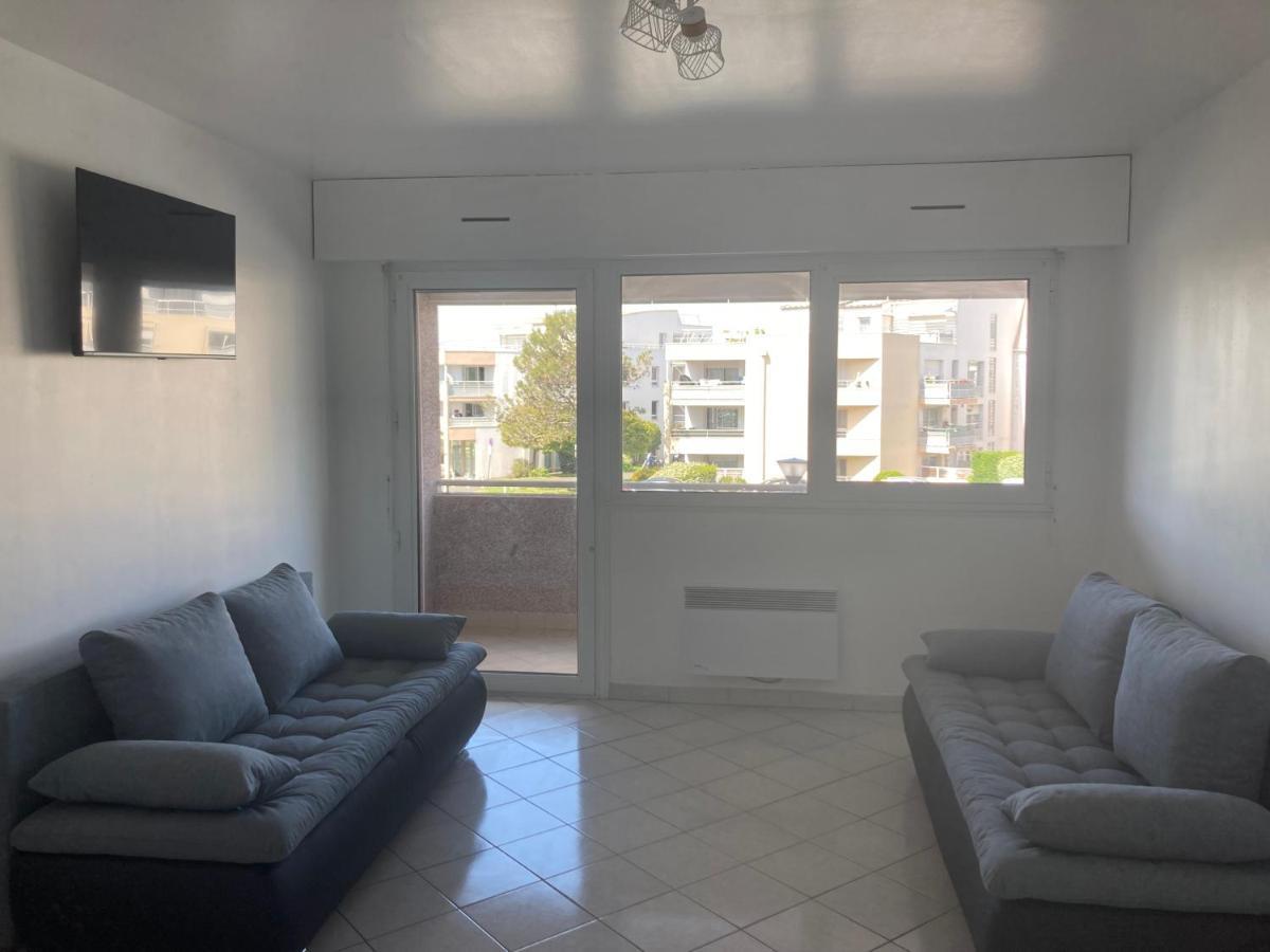 6 Places A 200m De L'ocean La Rochelle (Charente-Maritime)
