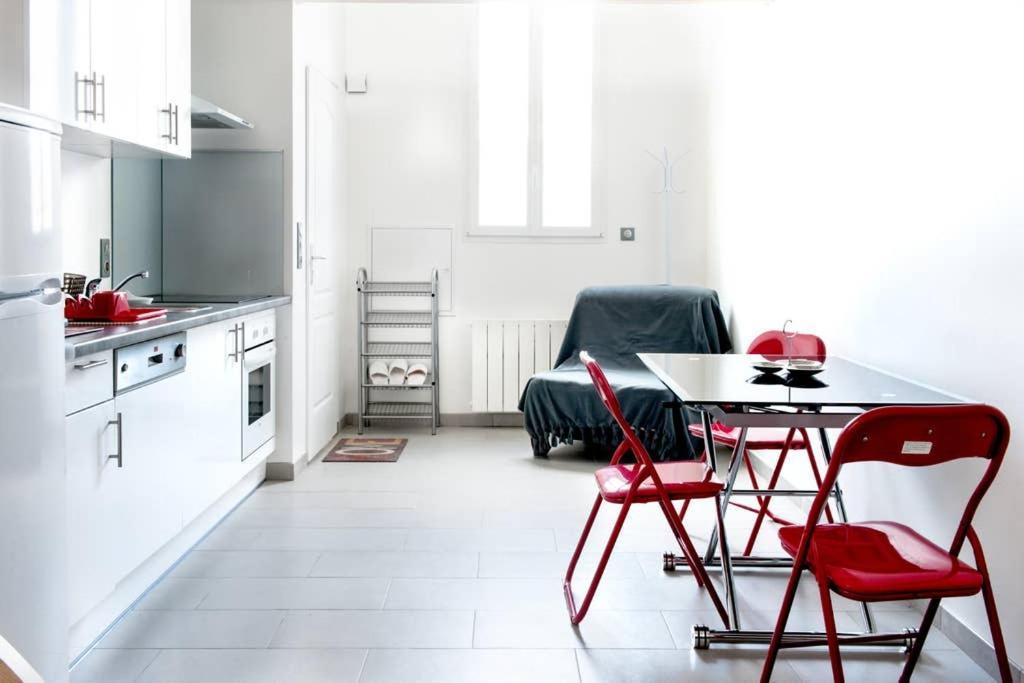 Les Beaux Rivages: Spacious Studio Near Station And Port Apartment