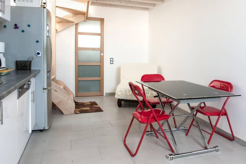 Apartment Les Beaux Rivages: Spacious Studio Near Station And Port