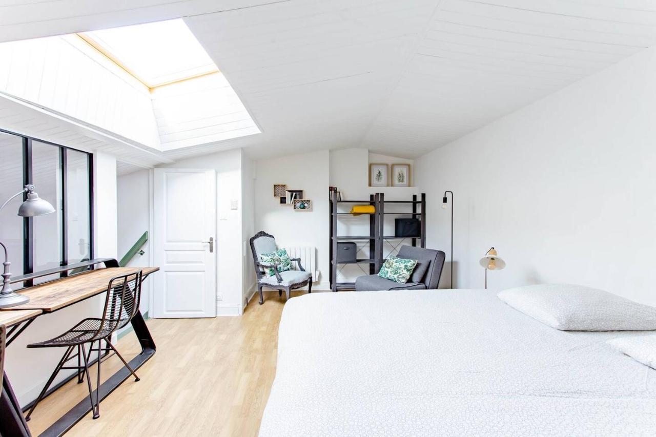 Appartement Superbe Duplex De 70m2 Avec 2 Chambres En Hyper Centre Au Calme Sur Cour Classé 3 Etoiles Avec Parking En Option La Rochelle (Charente-Maritime)