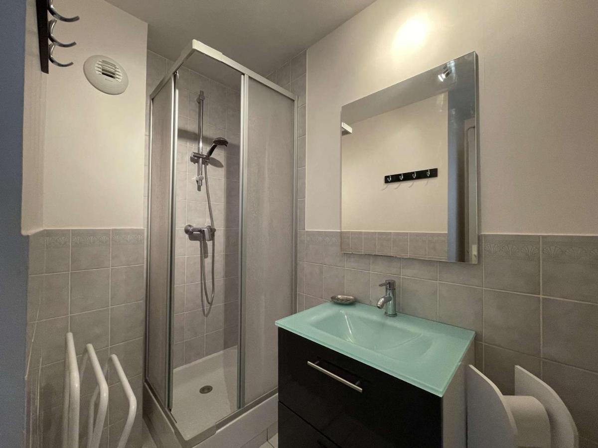 Avec Terrasse Et Parking, Proche - La Rochelle - Fr-1-246-607 Apartment