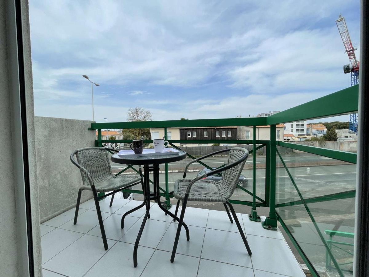 Avec Terrasse Et Parking, Proche - La Rochelle - Fr-1-246-607 * La Rochelle (Charente-Maritime)
