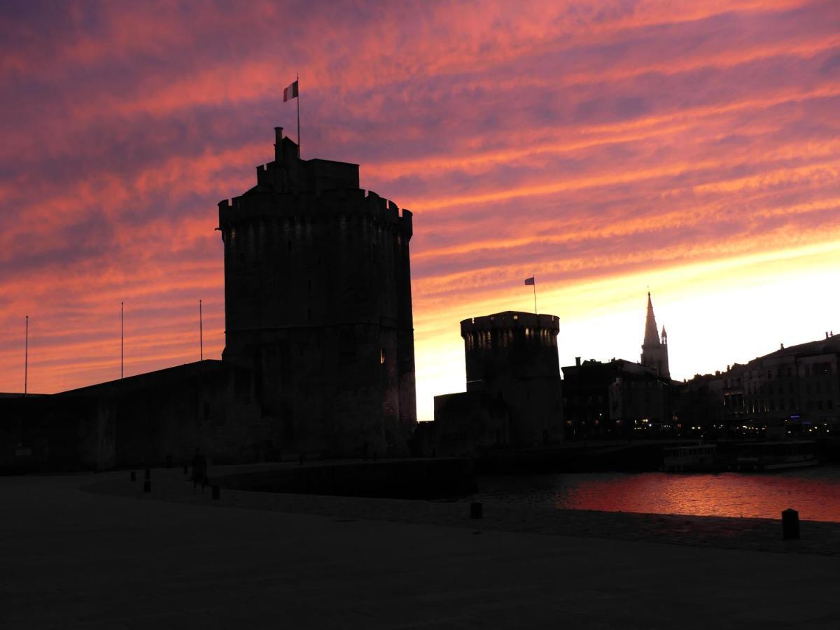 Botel La Rochelle Sur Un Voilier