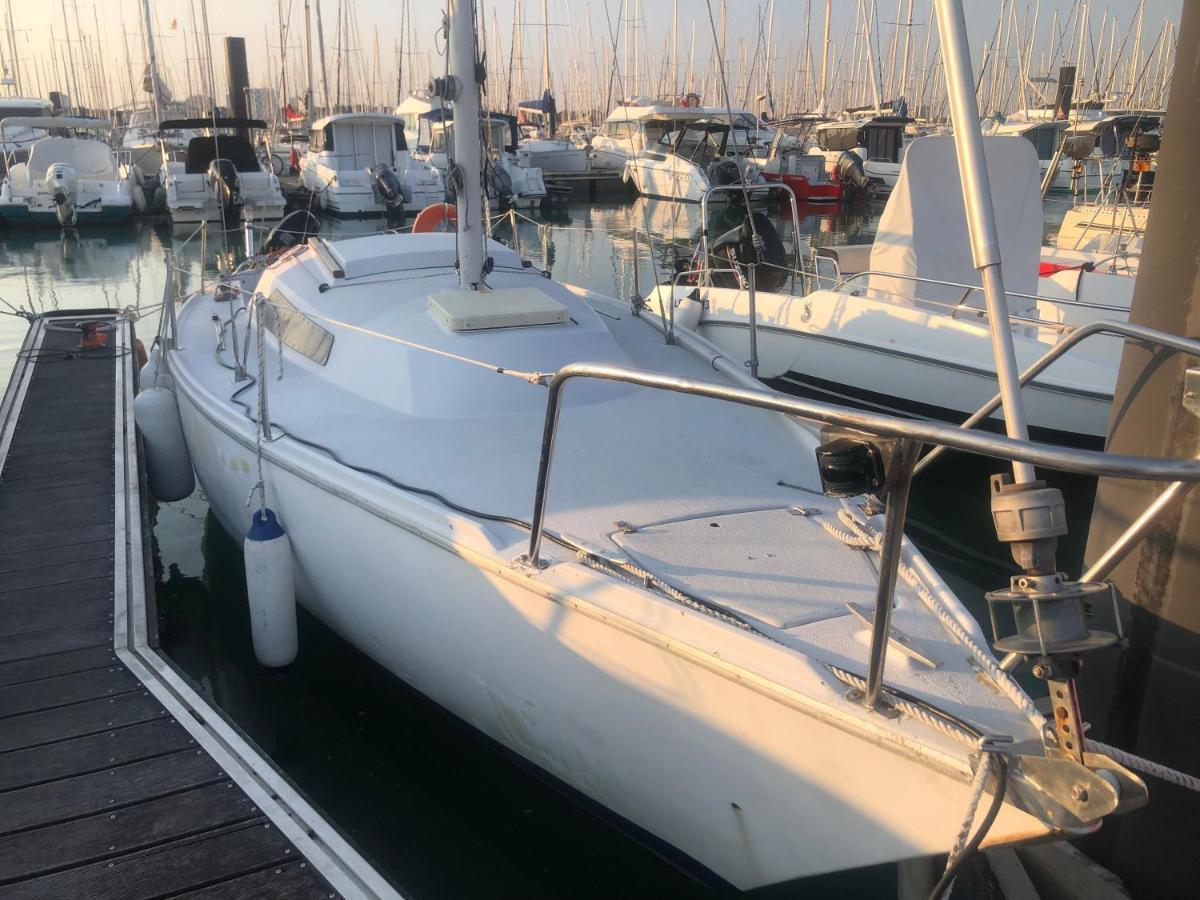 La Rochelle Sur Un Voilier Botel